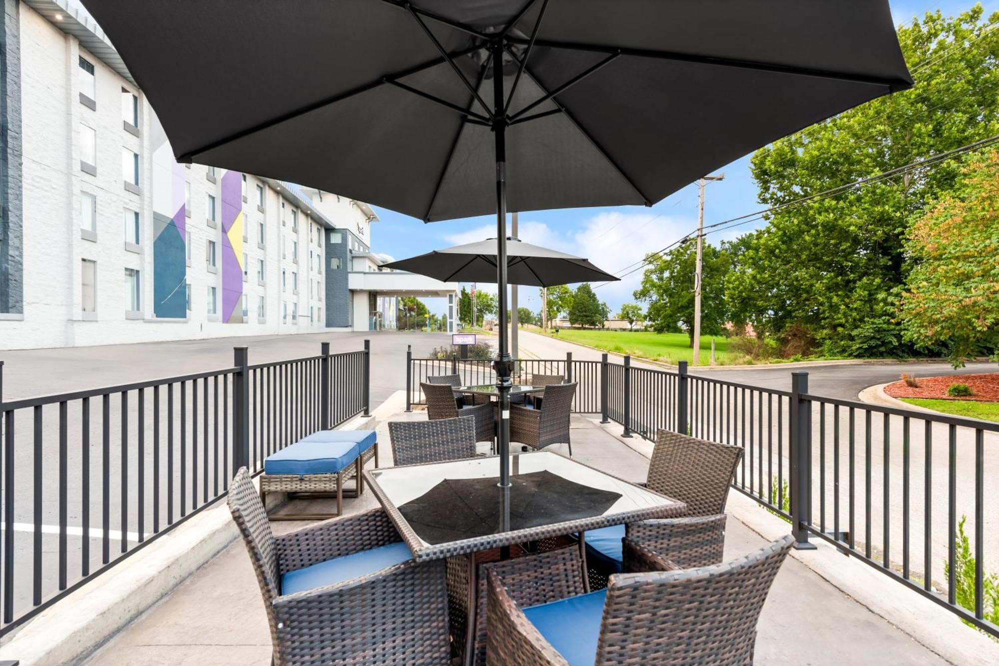 Spark By Hilton Branson Meadows Exteriör bild